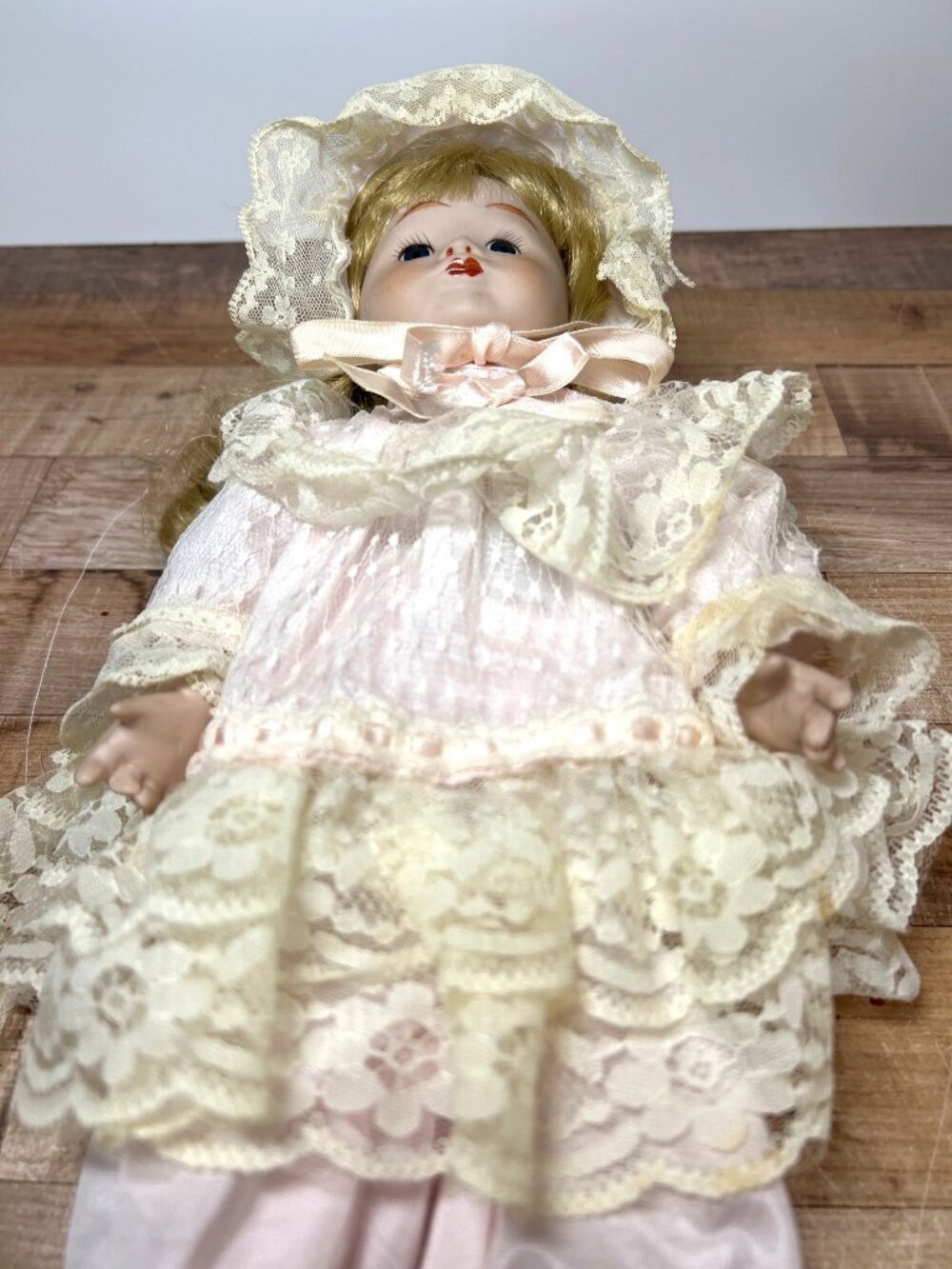Porcelain Doll In Pink Lace Dress With Bonnet – Vintage Collectible - Picture 4 of 5
